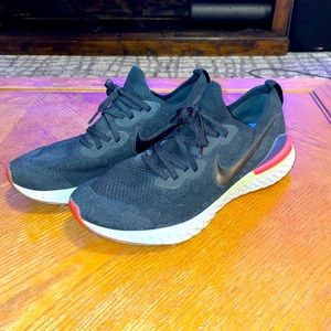 Nike Flyknit React